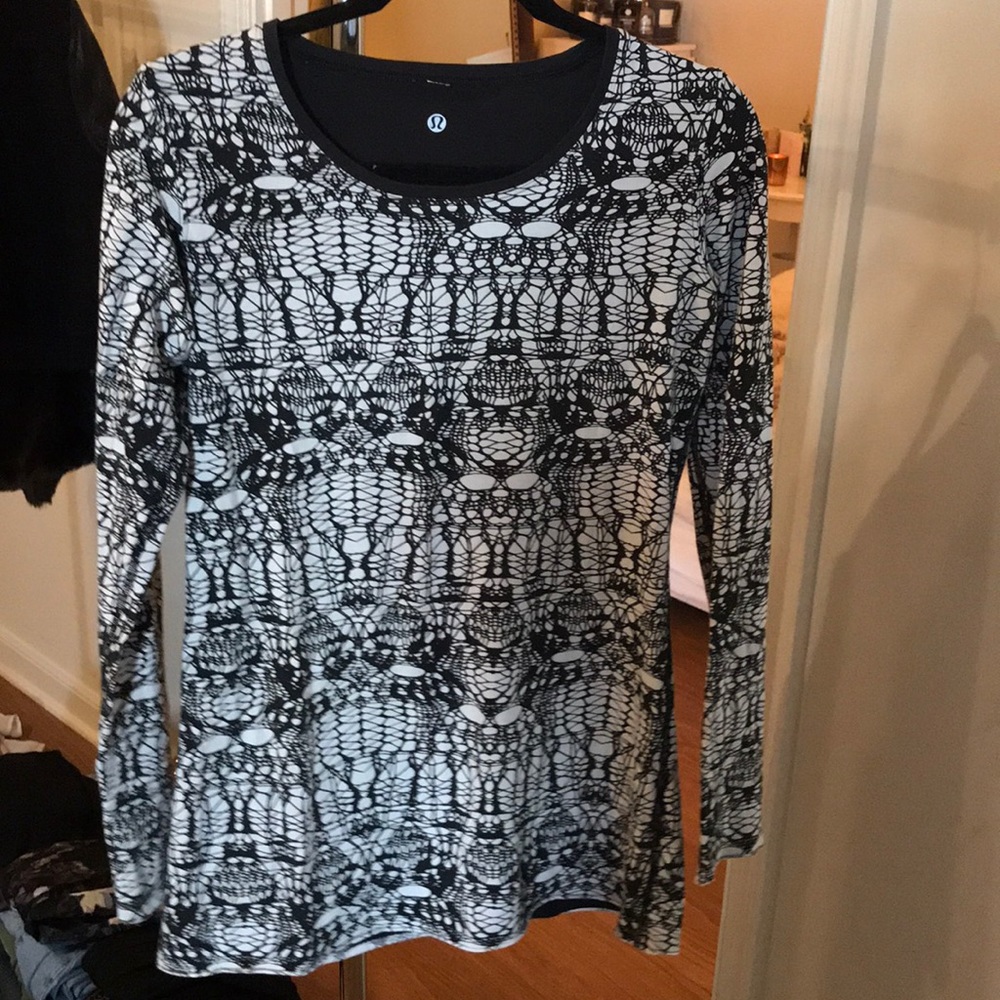 LULU LEMON long sleeve exercise top